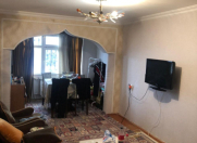 Satılır 2 otaqlı 55 m2 köhnə tikili Xalqlar Dostluğu m.