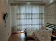 İcarəyə verilir 1 otaqlı 45 m2 yeni tikili Azadlıq prospekti m.
