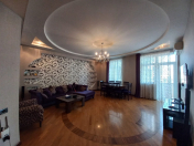 İcarəyə verilir 4 otaqlı 125 m2 yeni tikili Ağ şəhər