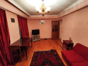 Satılır 2 otaqlı 70 m2 köhnə tikili Elmlər Akademiyası m.