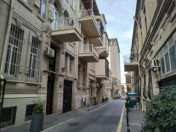 Satılır 2 otaqlı 70 m2 köhnə tikili Sahil m.