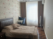 Satılır 4 otaqlı 180 m2 yeni tikili Bakı