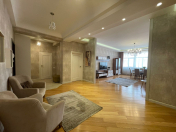 Satılır 3 otaqlı 140 m2 yeni tikili Şah İsmayıl Xətai m.