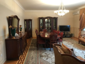 İcarəyə verilir 4 otaqlı 196 m2 yeni tikili Azadlıq prospekti m.