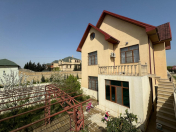 Satılır 4 otaqlı 250 m2 bağ evi Novxanı