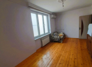 Satılır 2 otaqlı 45 m2 köhnə tikili Bakıxanov