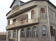 Satılır 13 otaqlı 900 m2 həyət evi Sulutəpə