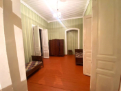 Satılır 3 otaqlı 70 m2 köhnə tikili 28 May m.