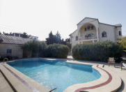 İcarəyə verilir 5 otaqlı 800 m2 villa Badamdar