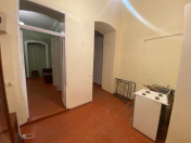 Satılır 2 otaqlı 65 m2 köhnə tikili 28 May m.