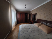 Satılır 4 otaqlı 110 m2 köhnə tikili 8 mkr