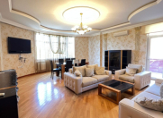 Satılır 4 otaqlı 185 m2 yeni tikili Gənclik m.