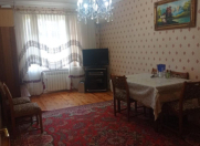 Satılır 4 otaqlı 100 m2 köhnə tikili Xalqlar Dostluğu m.