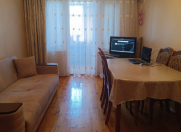 Satılır 2 otaqlı 60 m2 köhnə tikili Xalqlar Dostluğu m.