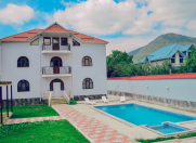 İcarəyə verilir 6 otaqlı 500 m2 bağ evi Qəbələ