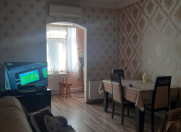 Satılır 3 otaqlı 70 m2 köhnə tikili Memar Əcəmi m.