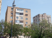 Satılır 2 otaqlı 60 m2 köhnə tikili İnşaatçılar m.