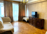 Satılır 2 otaqlı 70 m2 köhnə tikili Gənclik m.