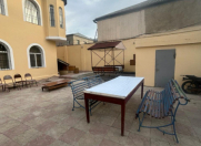 İcarəyə verilir 10 otaqlı 350 m2 həyət evi Badamdar