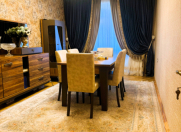 Satılır 4 otaqlı 130 m2 köhnə tikili Əhmədli m.