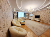 Satılır 4 otaqlı 200 m2 yeni tikili Nizami m.