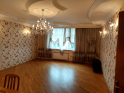 Satılır 5 otaqlı 180 m2 yeni tikili 8 mkr