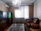 Satılır 3 otaqlı 75 m2 köhnə tikili Ayna Sultanova heykəli