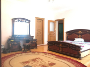 Satılır 4 otaqlı 190 m2 yeni tikili Gənclik Mall