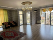 Satılır 4 otaqlı 185 m2 yeni tikili 28 May m.