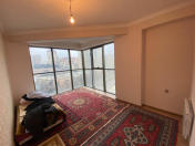 Satılır 3 otaqlı 90 m2 yeni tikili 28 May m.