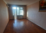 Satılır 3 otaqlı 60 m2 köhnə tikili Xalqlar Dostluğu m.