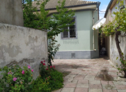 Satılır 3 otaqlı 90 m2 həyət evi Y.Ramana