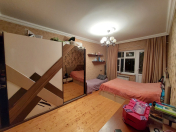 Satılır 4 otaqlı 100 m2 köhnə tikili Xalqlar Dostluğu m.