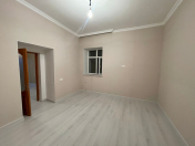 Satılır 3 otaqlı 90 m2 həyət evi Azneft meydanı