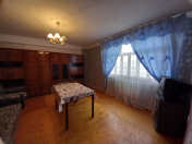 İcarəyə verilir 2 otaqlı 70 m2 köhnə tikili Qara Qarayev m.