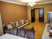 İcarəyə verilir 3 otaqlı 130 m2 yeni tikili Gənclik m.