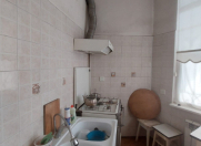 İcarəyə verilir 1 otaqlı 25 m2 köhnə tikili 28 May m.