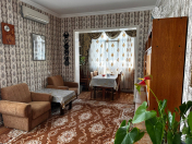 Satılır 4 otaqlı 100 m2 köhnə tikili Gənclik m.