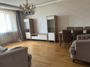 Satılır 3 otaqlı 85 m2 köhnə tikili Nizami m.