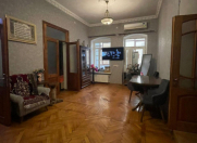 Satılır 4 otaqlı 130 m2 köhnə tikili 28 May m.