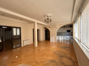 İcarəyə verilir 4 otaqlı 120 m2 ofis Nəriman Nərimanov m.