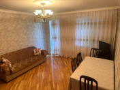 Satılır 3 otaqlı 95 m2 köhnə tikili Elmlər Akademiyası m.