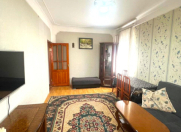 Satılır 2 otaqlı 65 m2 köhnə tikili İnşaatçılar m.