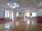 Satılır 3 otaqlı 600 m2 obyekt İnşaatçılar m.