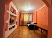 Satılır 3 otaqlı 80 m2 köhnə tikili Qara Qarayev m.