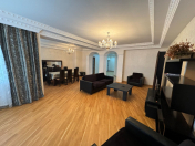 Satılır 4 otaqlı 165 m2 yeni tikili İnşaatçılar m.
