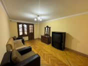 Satılır 3 otaqlı 80 m2 köhnə tikili 28 May m.