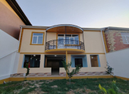 Satılır 4 otaqlı 200 m2 həyət evi Novxanı