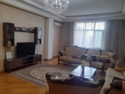 İcarəyə verilir 4 otaqlı 170 m2 yeni tikili Nizami m.