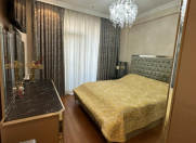 Satılır 4 otaqlı 136 m2 yeni tikili 8 Noyabr m.